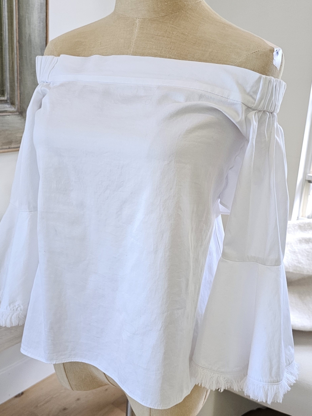N/NICHOLAS White Off Shoulder Ruffle Bell Long Sleeve 100 % Cotton Blouse Size 4